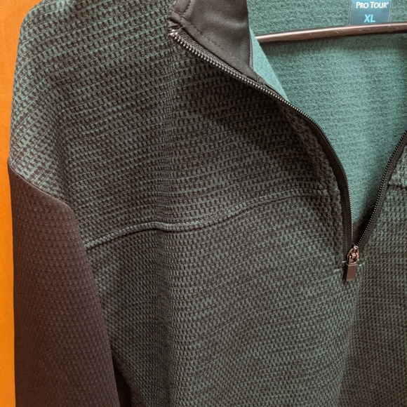 Pro Golf Pullover - Picture 3 of 3